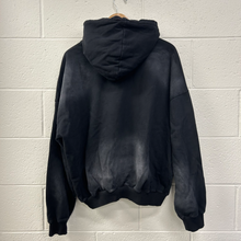 Load image into Gallery viewer, Sweatshirt Size Large
