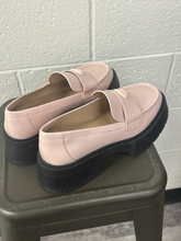 Load image into Gallery viewer, Coach Casual Shoes Womens 10
