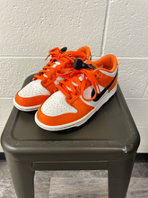 Load image into Gallery viewer, Nike Casual Shoes Womens 7
