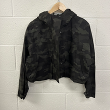Load image into Gallery viewer, Lulu Lemon Athletic Jacket Size Small
