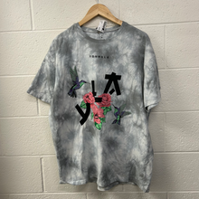 Load image into Gallery viewer, Short Sleeve Top Size Large
