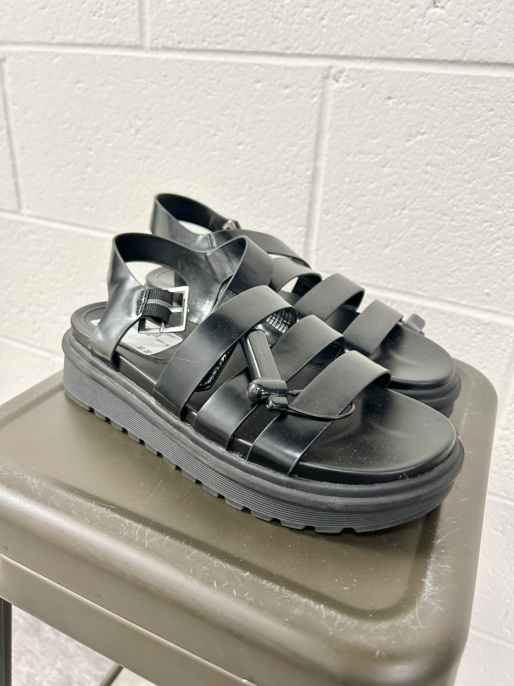 Arizona Sandals Womens 8