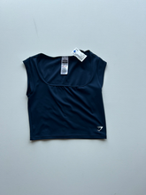 Load image into Gallery viewer, Gym Shark Athletic Top Size Small
