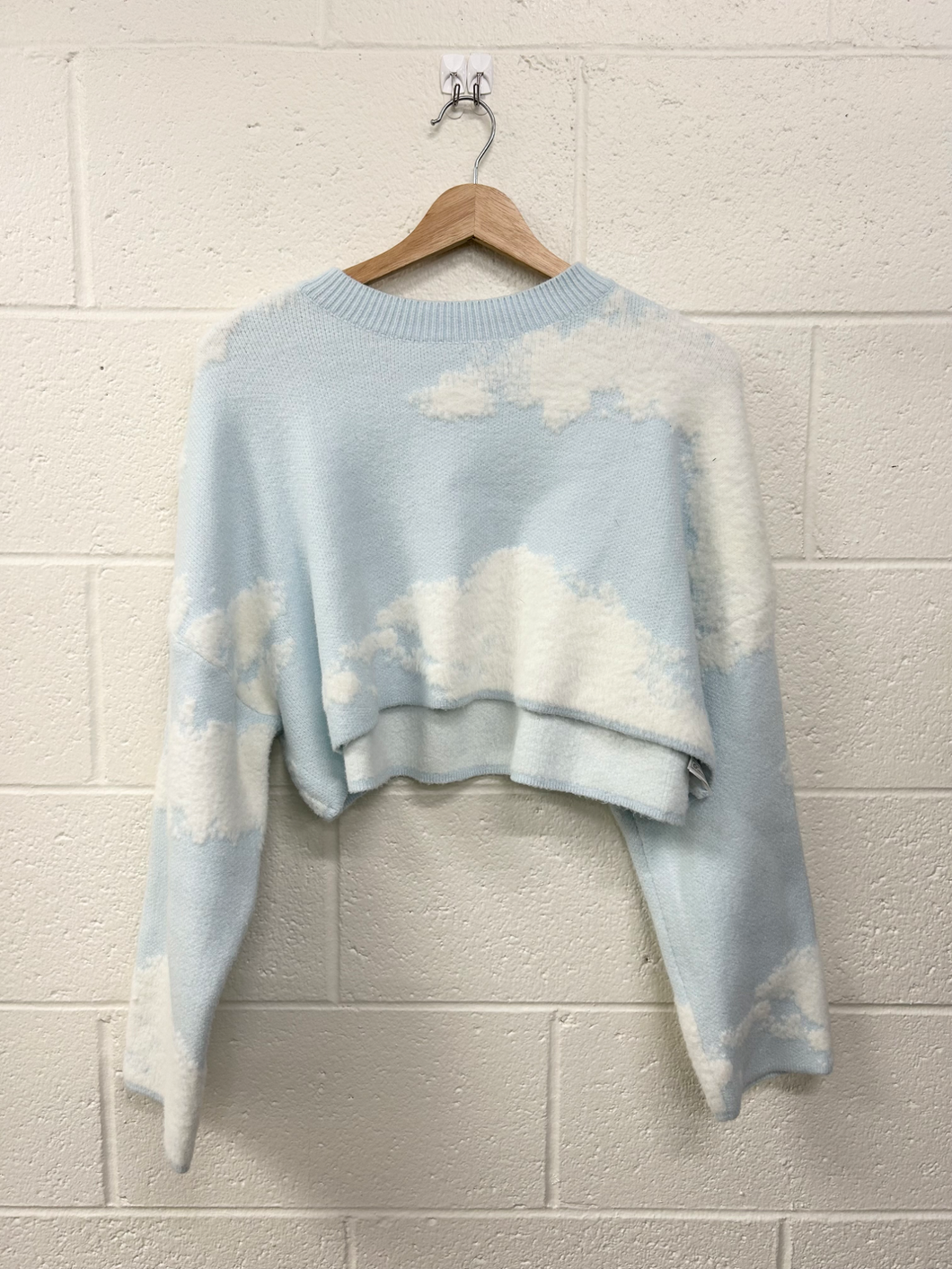 Edikted Sweater Size Medium