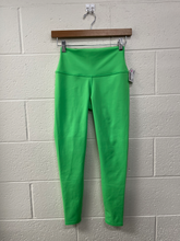 Load image into Gallery viewer, Alo Athletic Pants Size Extra Small
