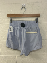 Load image into Gallery viewer, Vuori Athletic Shorts Size Extra Small
