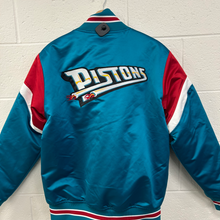Load image into Gallery viewer, Mitchell &amp; Ness Outerwear Size Medium
