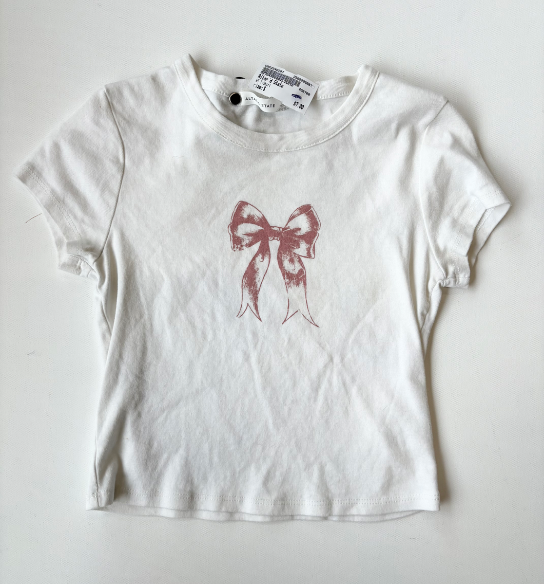 Altar'd State T-Shirt Size Small