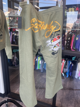 Load image into Gallery viewer, Ed Hardy Pants Size Extra Large
