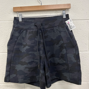 Lulu Lemon Athletic Shorts Size Medium