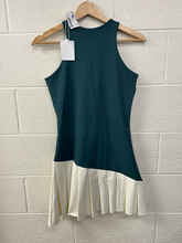Load image into Gallery viewer, Dress Size Medium

