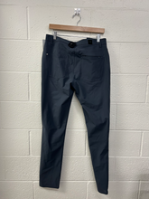 Load image into Gallery viewer, Vuori Athletic Pants Size Small
