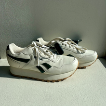 Load image into Gallery viewer, Reebok Womens Athletic Shoes Womens 7.5
