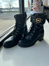 Load image into Gallery viewer, Michael Kors Boots Womens 10
