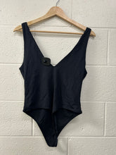Load image into Gallery viewer, Babaton Tank Size Large

