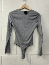 Load image into Gallery viewer, Abercrombie &amp; Fitch Long Sleeve Size Small
