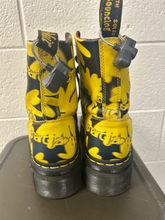 Load image into Gallery viewer, Dr Martens Boots Womens 9
