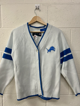 Load image into Gallery viewer, Abercrombie &amp; Fitch Sweater Size Medium
