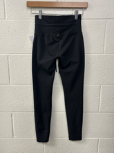 Load image into Gallery viewer, Vuori Athletic Pants Size Small
