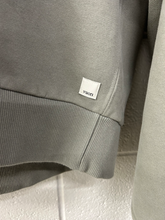 Load image into Gallery viewer, Vuori Sweatshirt Size Large

