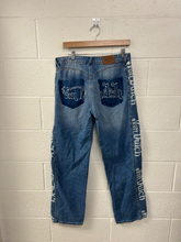 Load image into Gallery viewer, Von Dutch Denim Size 9/10 (30)
