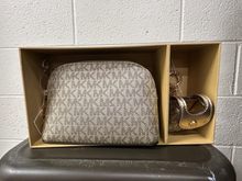 Load image into Gallery viewer, Michael Kors Purse
