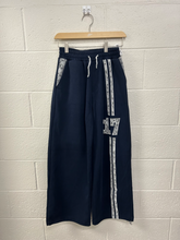 Load image into Gallery viewer, Pants Size Extra Small
