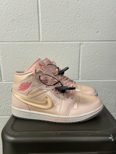 Load image into Gallery viewer, Air Jordan Mens Athletic Shoes Mens 8.5
