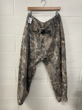 Load image into Gallery viewer, Aeropostale Pants Size XXL
