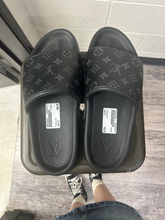 Load image into Gallery viewer, Sandals Mens 11
