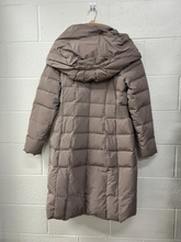 Load image into Gallery viewer, Heavy Outerwear Size Large
