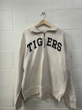 Load image into Gallery viewer, 47 Sweatshirt Size Extra Large
