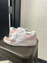 Load image into Gallery viewer, New Balance Womens Athletic Shoes Womens 6.5

