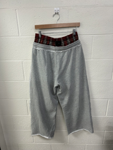 Load image into Gallery viewer, Pants Size Medium
