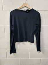 Load image into Gallery viewer, Long Sleeve Top Size Large
