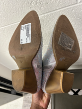 Load image into Gallery viewer, Forever Boots Womens 8
