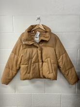 Load image into Gallery viewer, Abercrombie &amp; Fitch Heavy Outerwear Size Medium
