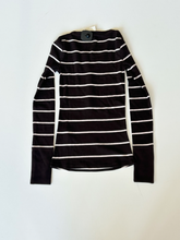 Load image into Gallery viewer, Hollister Long Sleeve Top Extra Extra Small
