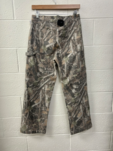 Load image into Gallery viewer, Abercrombie &amp; Fitch Pants Size 28
