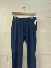 Load image into Gallery viewer, Vuori Athletic Pants Size Medium
