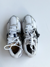 Load image into Gallery viewer, Nike Womens Athletic Shoes Womens 8
