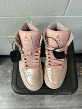 Load image into Gallery viewer, Air Jordan Mens Athletic Shoes Mens 8.5
