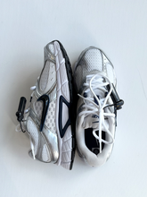 Load image into Gallery viewer, Nike Womens Athletic Shoes Womens 8
