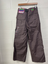 Load image into Gallery viewer, Empyre Pants Size 5/6 (28)
