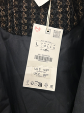 Load image into Gallery viewer, Zara Heavy Outerwear Size Large
