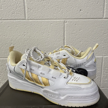 Load image into Gallery viewer, Adidas Casual Shoes Womens 7

