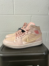 Load image into Gallery viewer, Air Jordan Mens Athletic Shoes Mens 8.5
