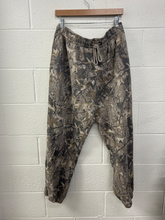 Load image into Gallery viewer, Aeropostale Pants Size XXL
