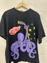 Load image into Gallery viewer, T-shirt Size Small
