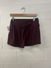 Load image into Gallery viewer, Vuori Athletic Shorts Size Medium
